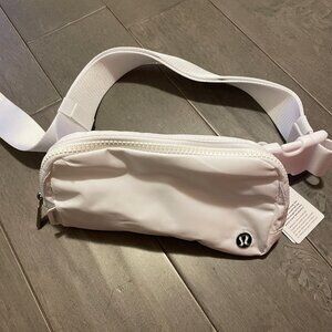 NWT Lululemon Everywhere Belt Bag 1L White